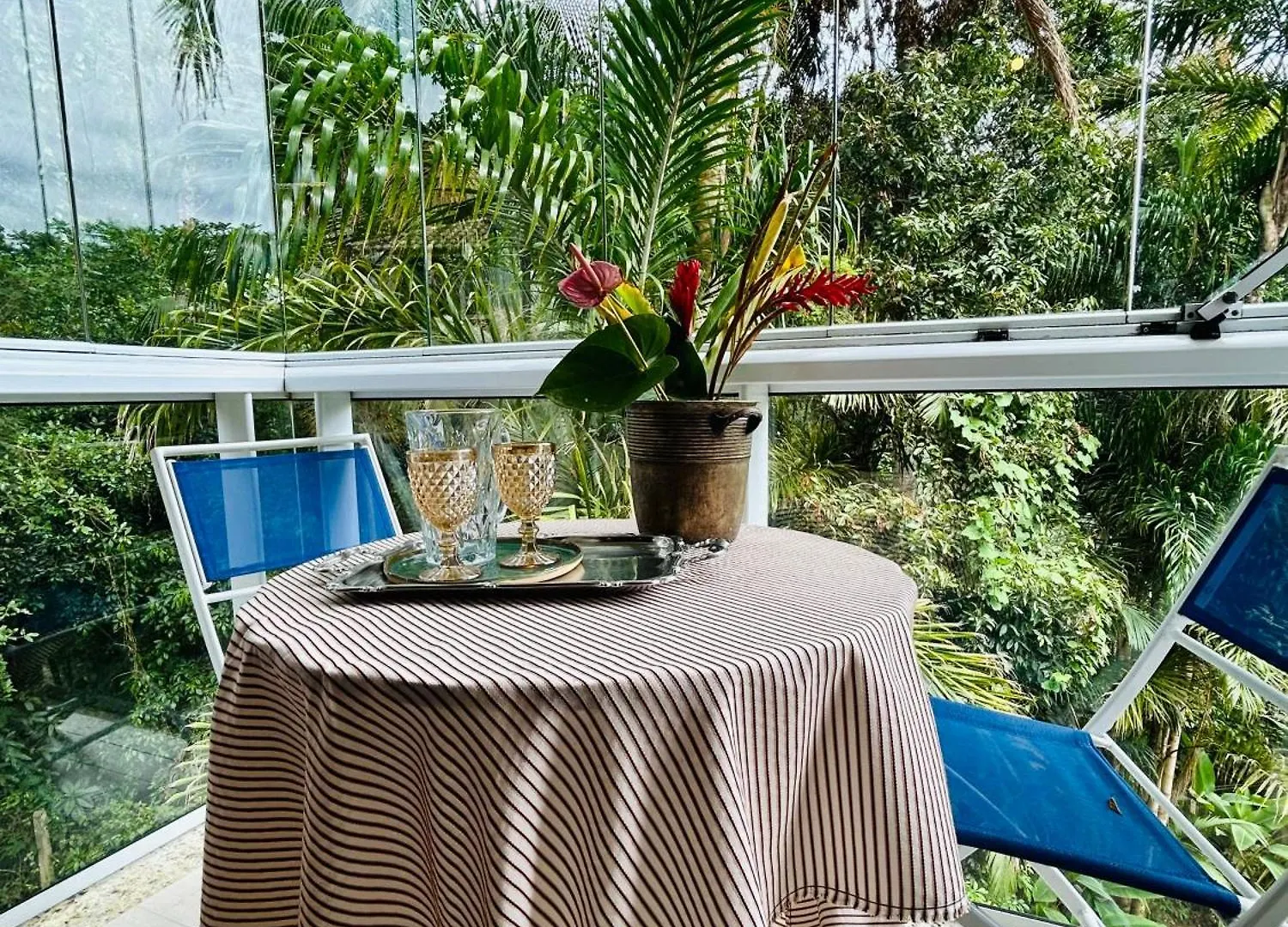 Homestay szállás Quarto Em Casa De Praia Com Estacionamento Balneário Camboriú